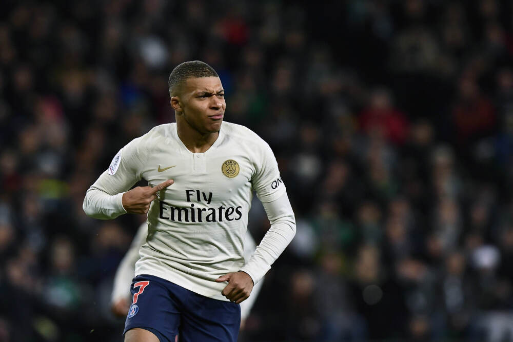 赛季还没结束，中超首笔转会诞生，香港悍将亲口承认加盟海港！